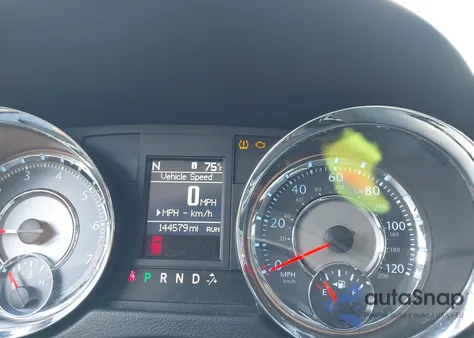 2013 Chrysler Town & Country Touring-L z USA, uszkodzony, nr VIN 2C4RC1CG3DR615876